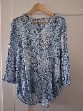 grand & greene Blue Abstract Leopard Print Blouse L Lightweight Rayon